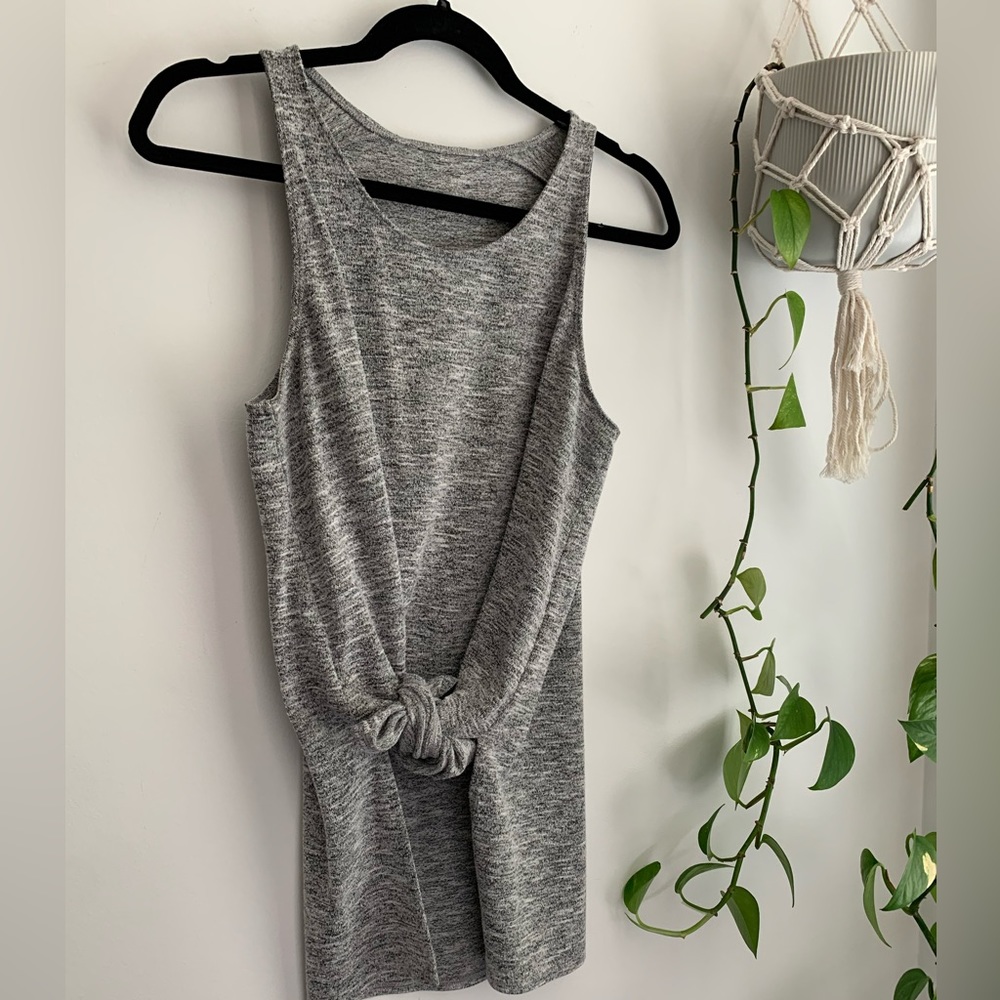 3 for $20 - 🍣 Heather Grey Tank Top with Side Slits - Gray - Size Large